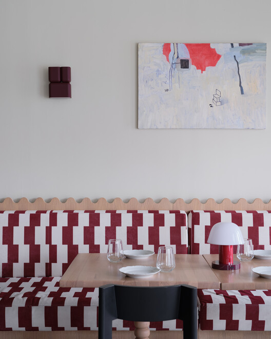Pasta La Vista Bistro / Naaw - Интерьерная фотография, стол, стул