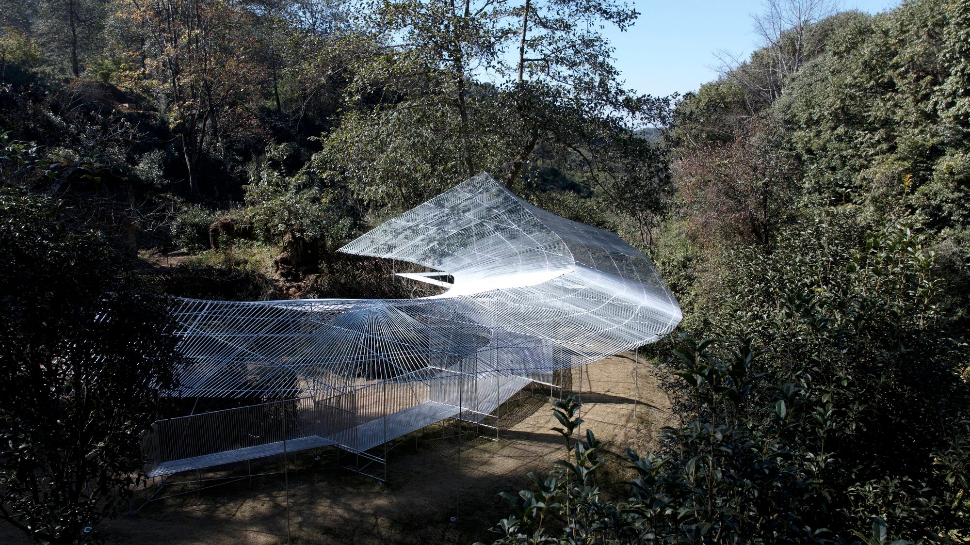 Phoenix Peather Tea Pavilion / Kong Xiangwei Studio