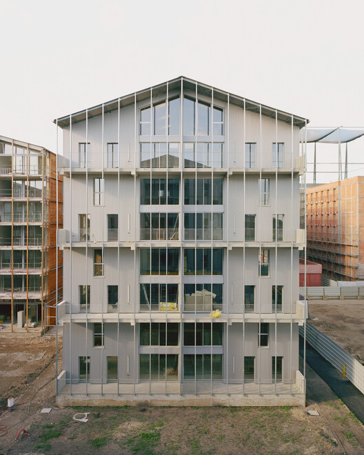 Объемы Capables Collective Housing / A6A - внешняя фотография, фасад, балкон