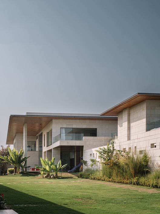 Anand Home / Hiren Patel Architect Design - внешняя фотография
