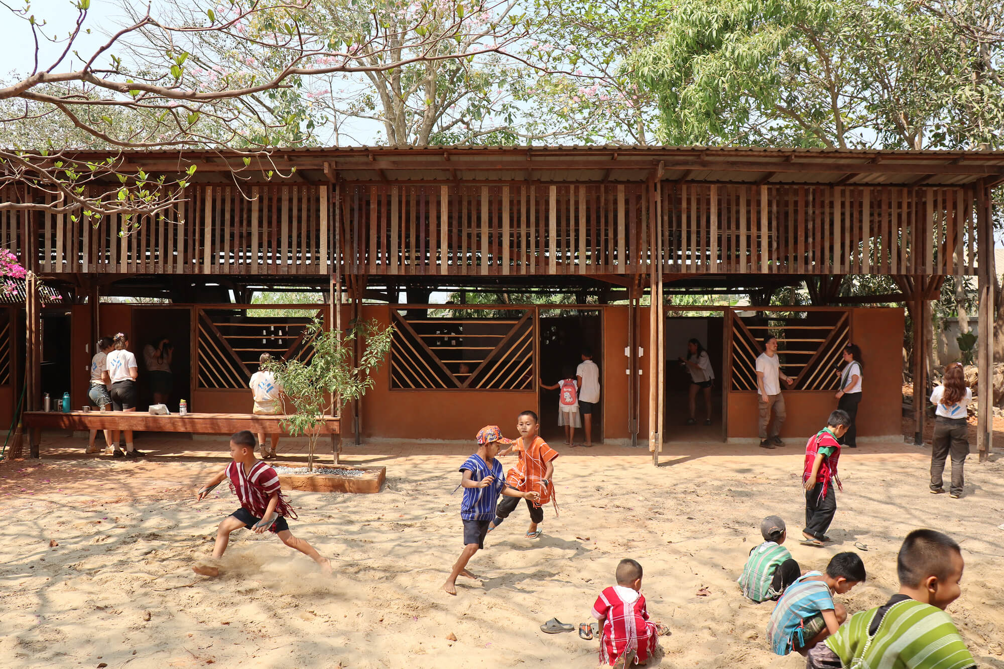 Hway Ka Loke School / Simple Architecture