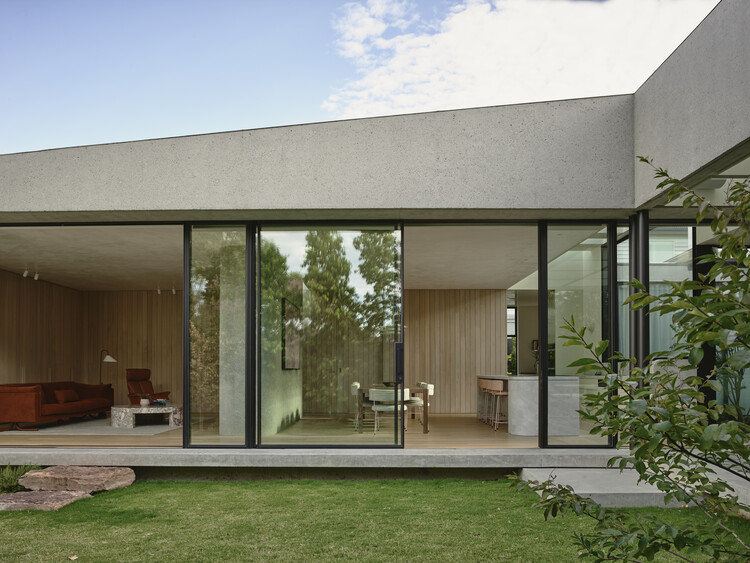 Fairfield Courtyard House / Taylor Knights - изображение 1 из 32