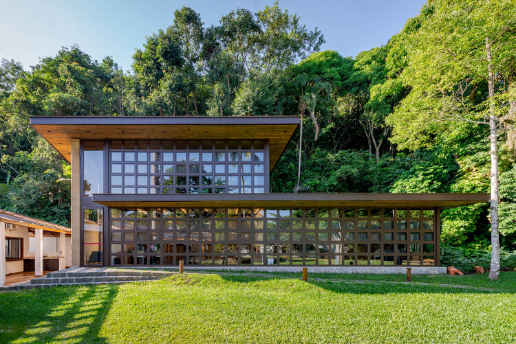 Офис ассоциации Barreiros / Dall'ovo Magalháes arquitetura - изображение 1 из 20