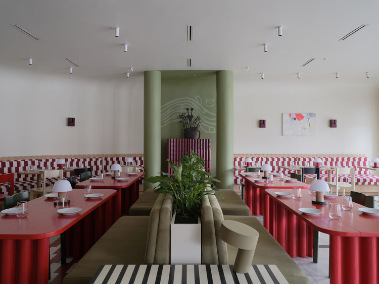 Pasta La Vista Bistro / Naaw - Интерьерная фотография, столовая, стул