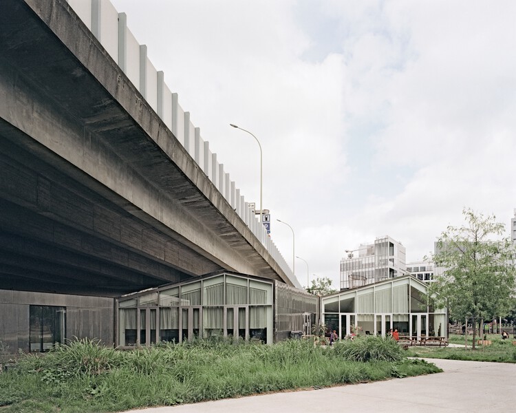 Поместите наставки социального и культурного центра / McBad Architecture & Urban Design - изображение 1 из 16