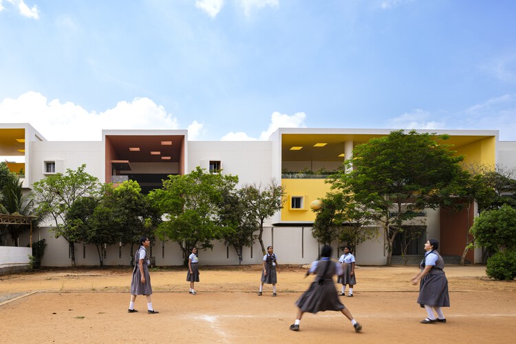 Rainbow International School / Spacefiction Studio - внешняя фотография