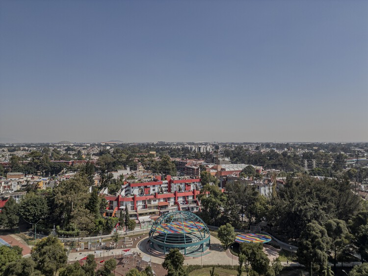 UH Infonavit Iztacalco Housing Unit и Public Space / Amasa estudio - Внешняя фотография