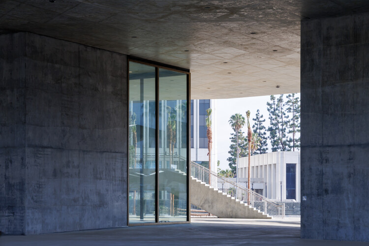 Сначала посмотрите на галереи Lacma David Geffen, разработанные Питером Зумтор - изображение 5 из 12
